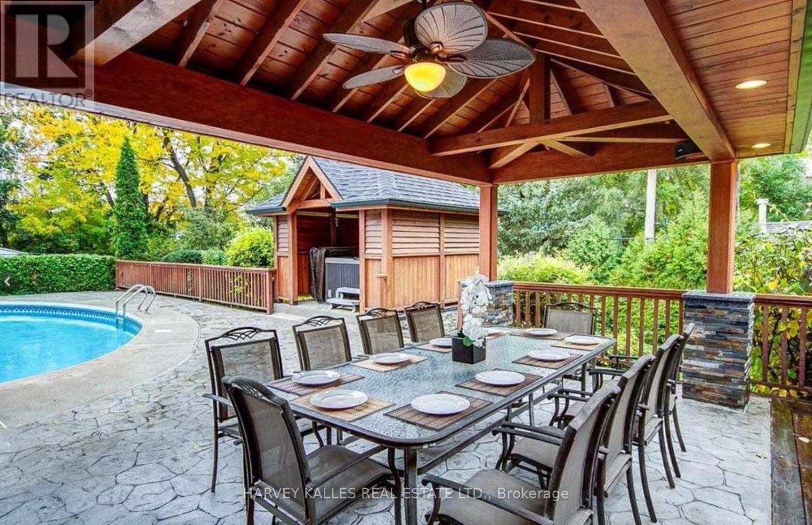 22 Finchley Road, Toronto, Ontario  M9A 2X5 - Photo 5 - W12643424