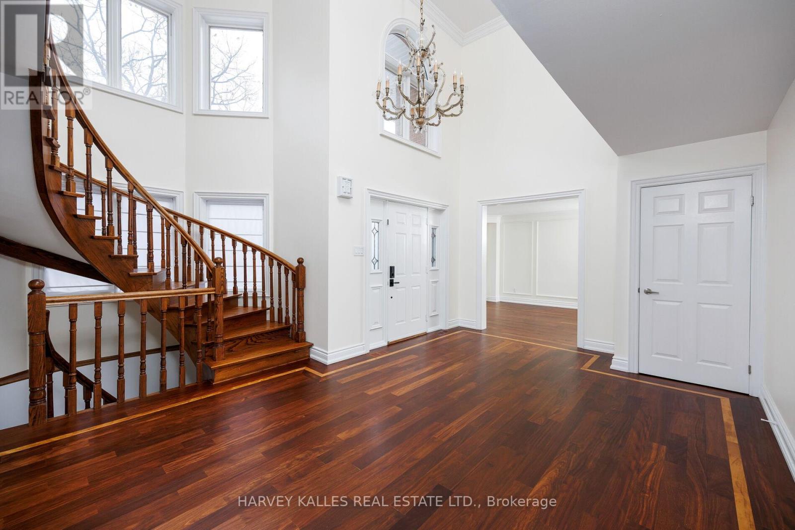 22 Finchley Road, Toronto, Ontario  M9A 2X5 - Photo 6 - W12643424