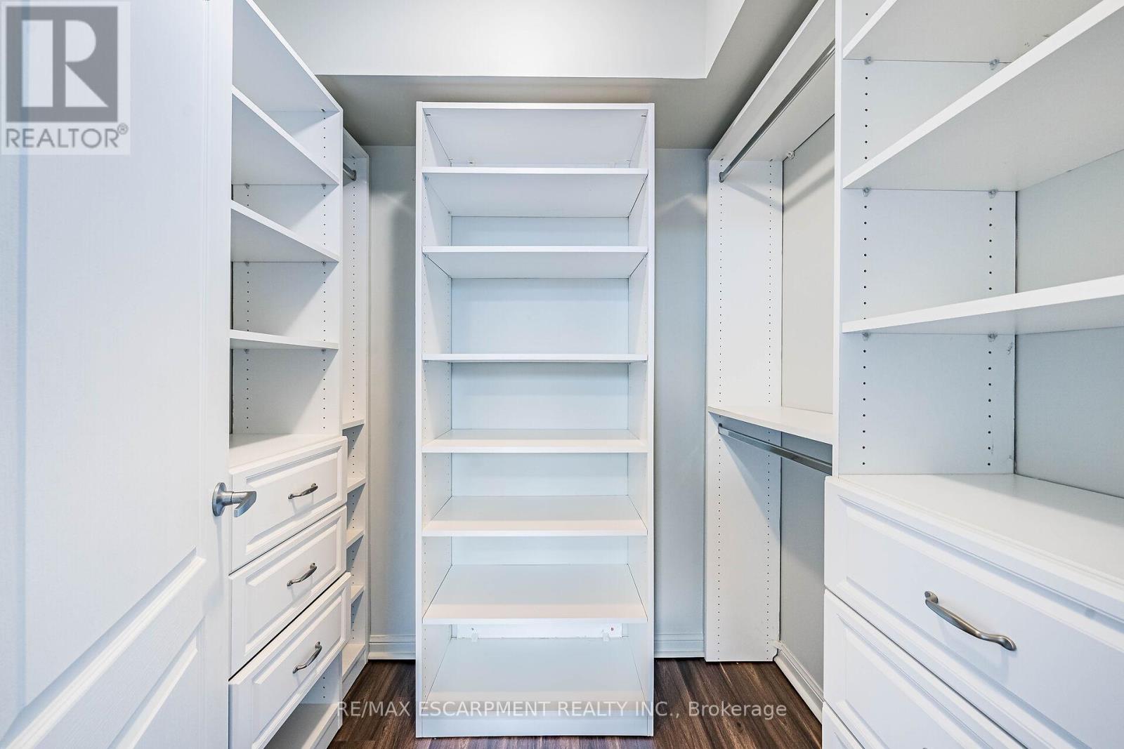 402 - 4 Elsinore Path, Toronto, Ontario M8V 4G7 - Photo 18 - W12643440