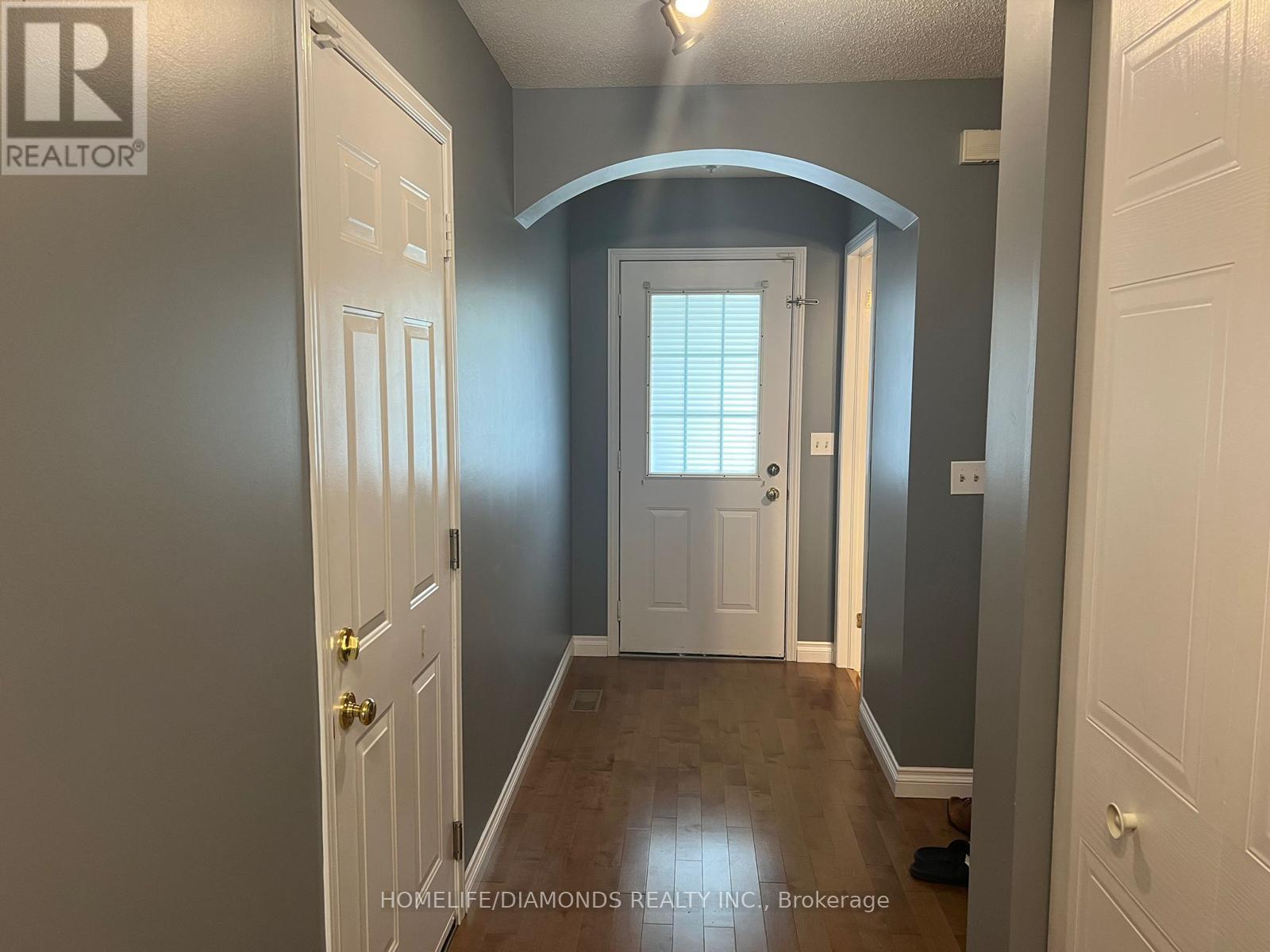 44 Karalee Crescent, Cambridge, Ontario  N3C 4H3 - Photo 3 - X12643382