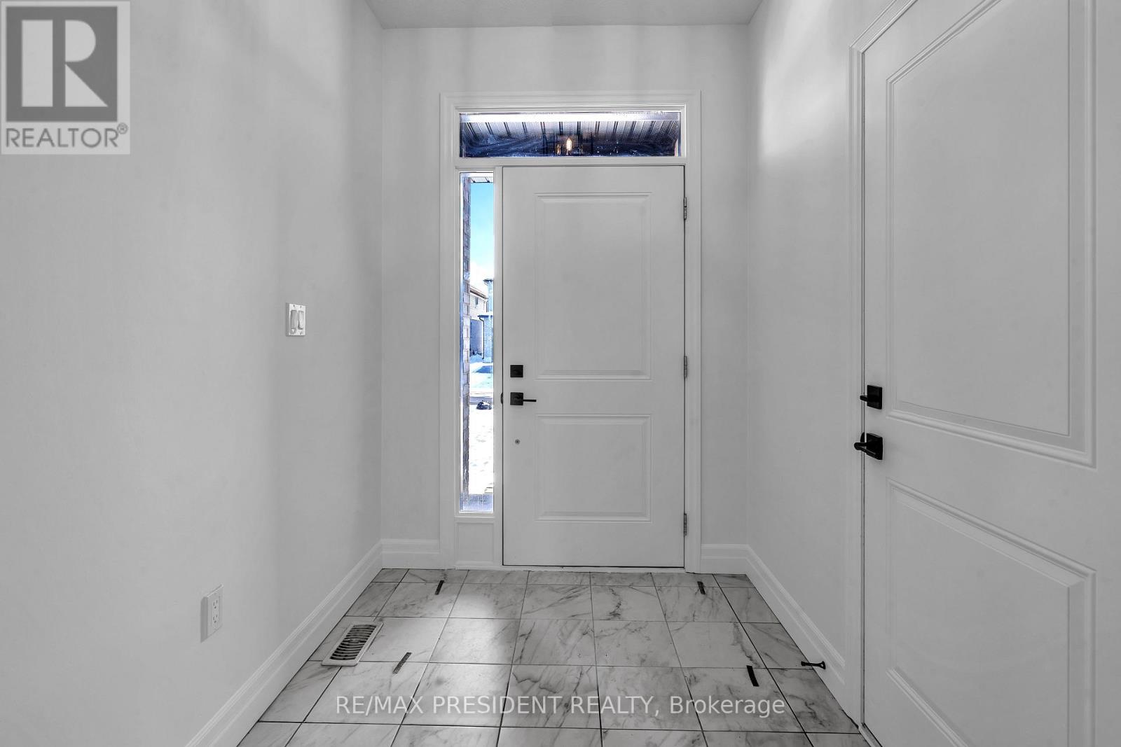 133 Marconi Court, London East, Ontario  N5V 0C9 - Photo 3 - X12643404