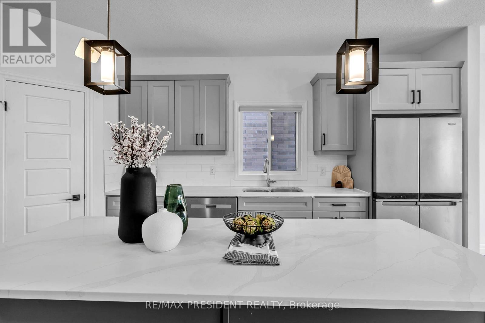 133 Marconi Court, London East, Ontario  N5V 0C9 - Photo 8 - X12643404