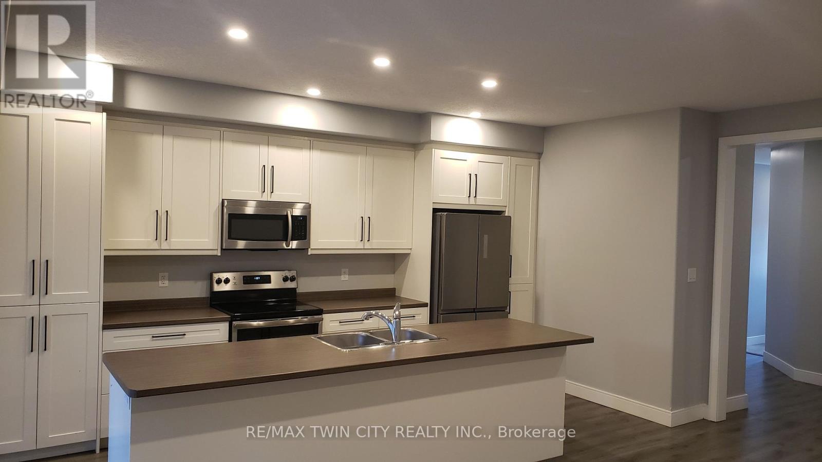 4 - 291 Falcon Drive, Woodstock, Ontario  N4T 0M7 - Photo 3 - X12643490