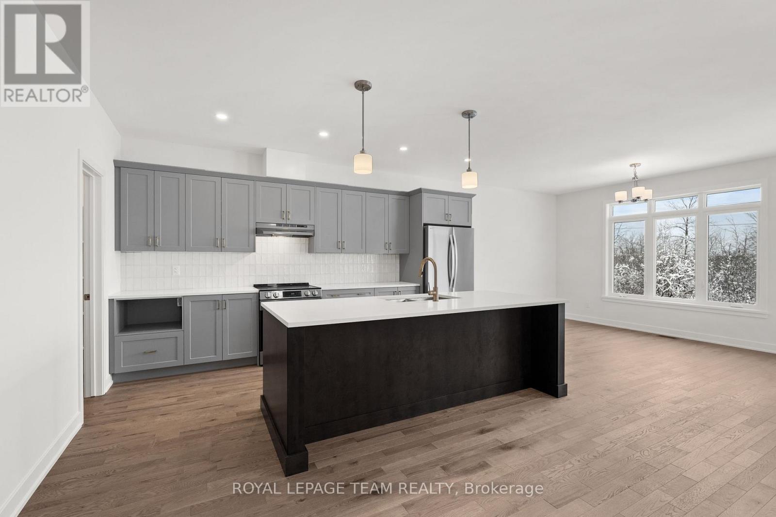 1086 Moore Street, Brockville, Ontario  K6V 0H2 - Photo 10 - X12643532