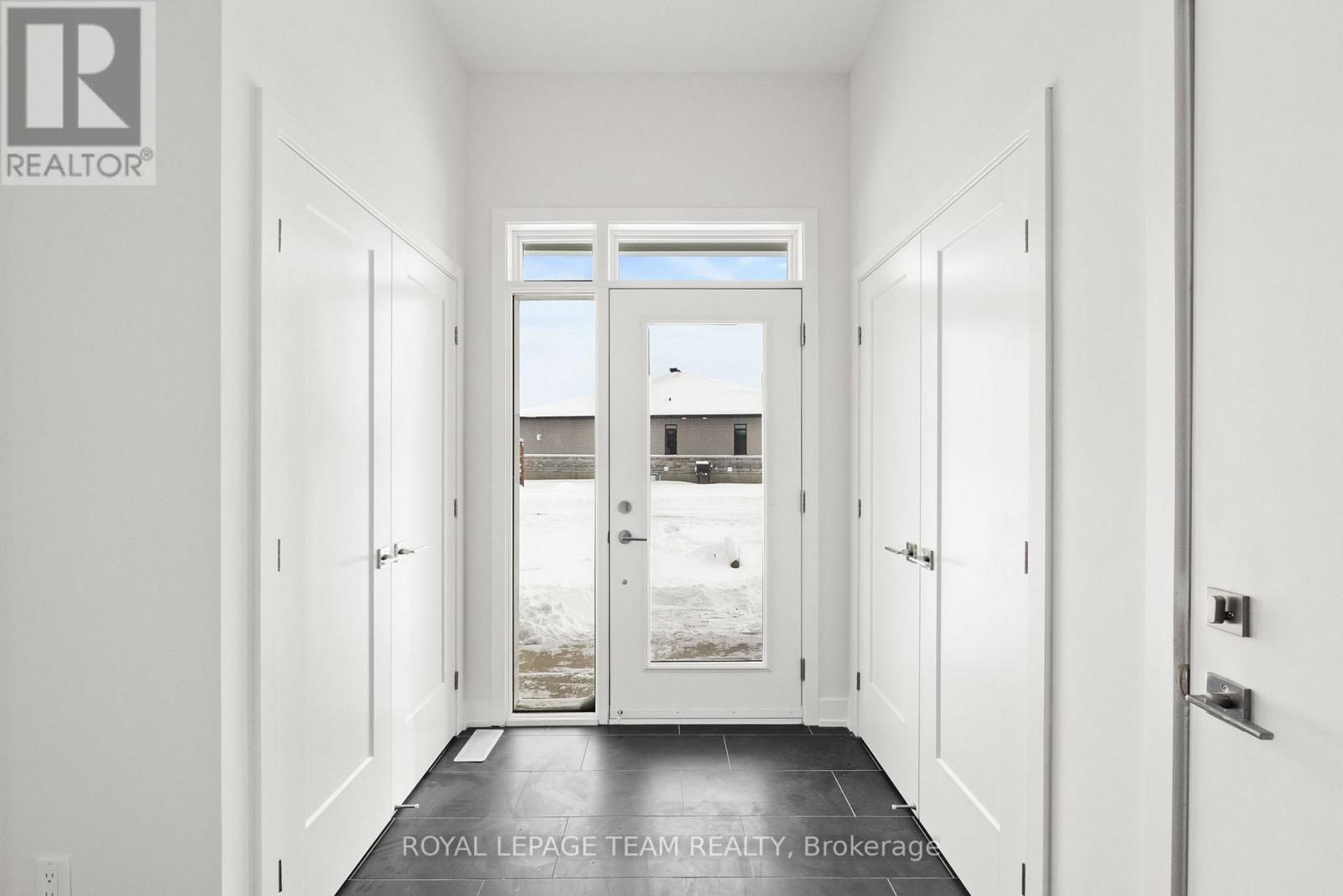 1086 Moore Street, Brockville, Ontario  K6V 0H2 - Photo 5 - X12643532