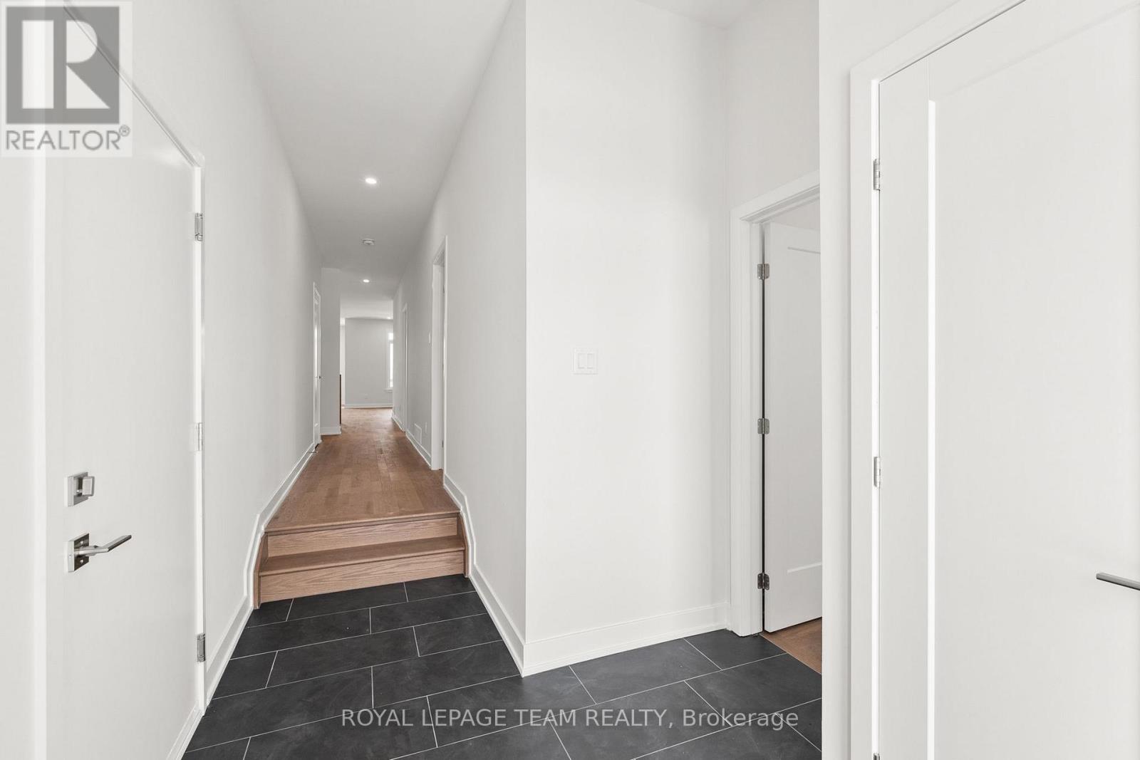 1086 Moore Street, Brockville, Ontario  K6V 0H2 - Photo 7 - X12643532