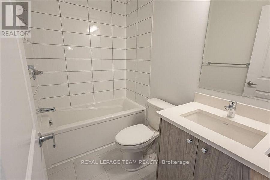 915 Athenry Court, Ottawa, Ontario  K2J 7C5 - Photo 4 - X12643564