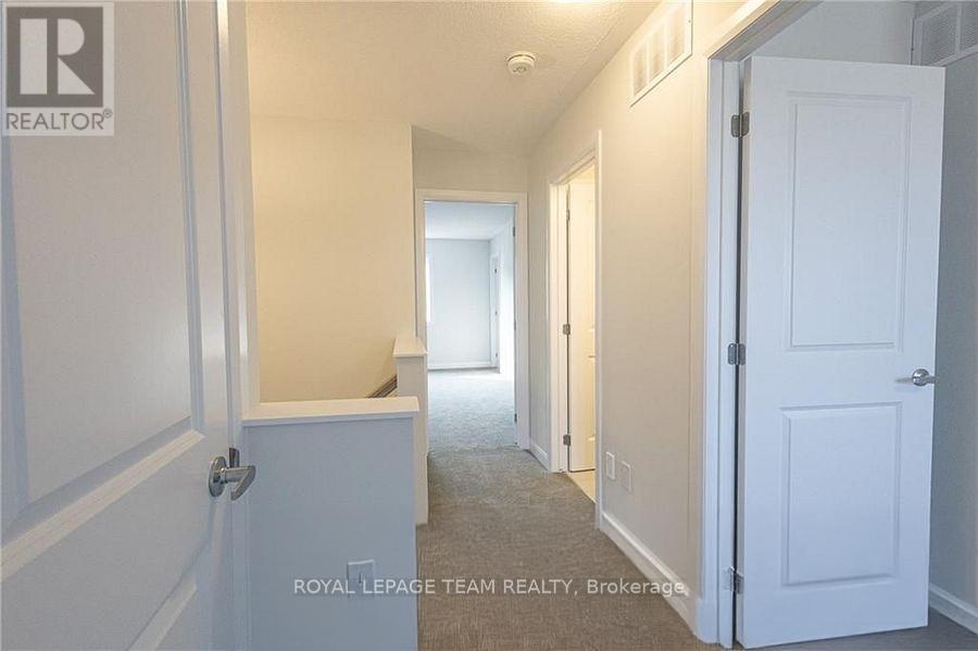 915 Athenry Court, Ottawa, Ontario  K2J 7C5 - Photo 9 - X12643564