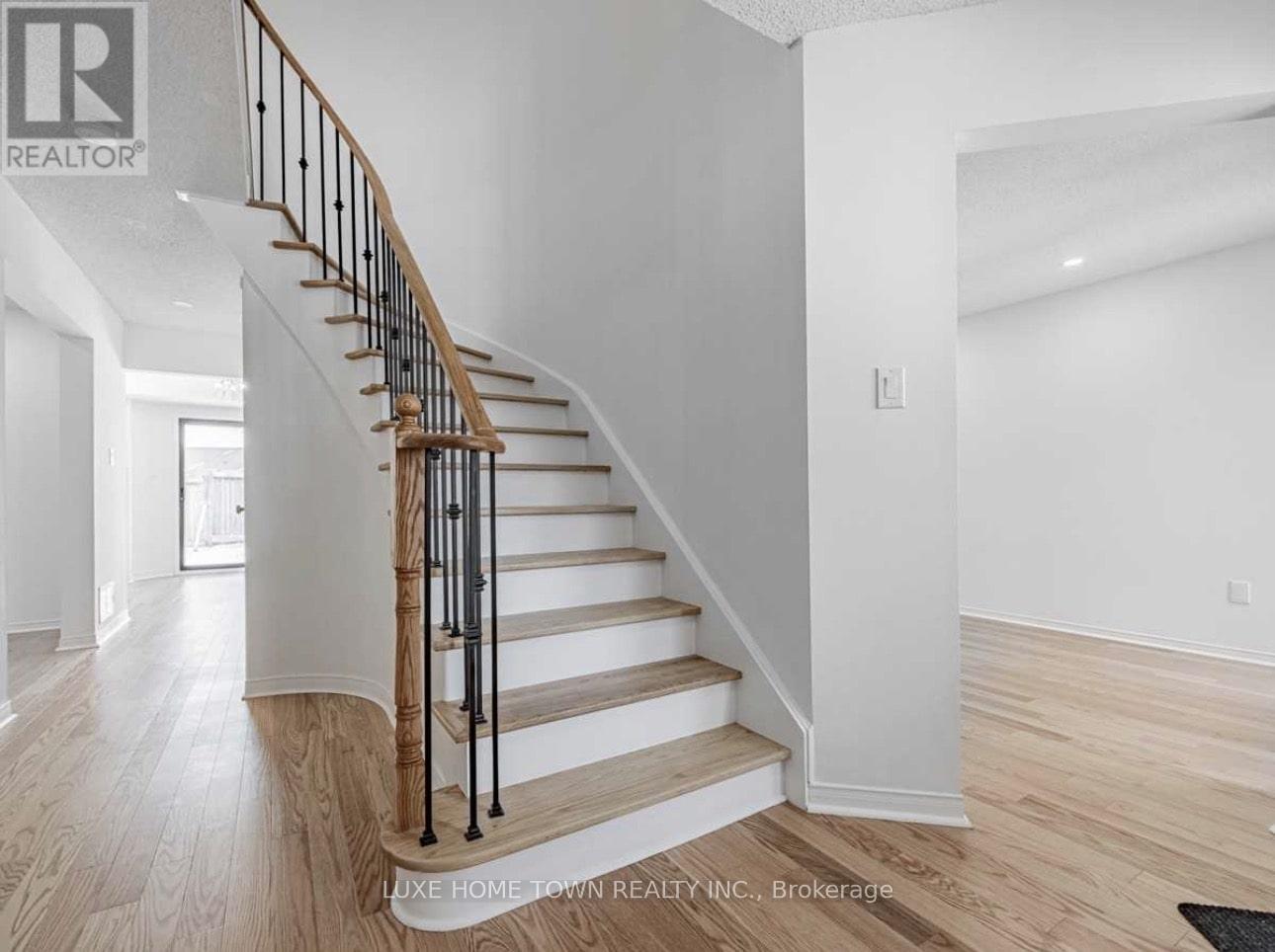 73 Ready Court, Brampton, Ontario  L6Y 4T4 - Photo 2 - W12642194