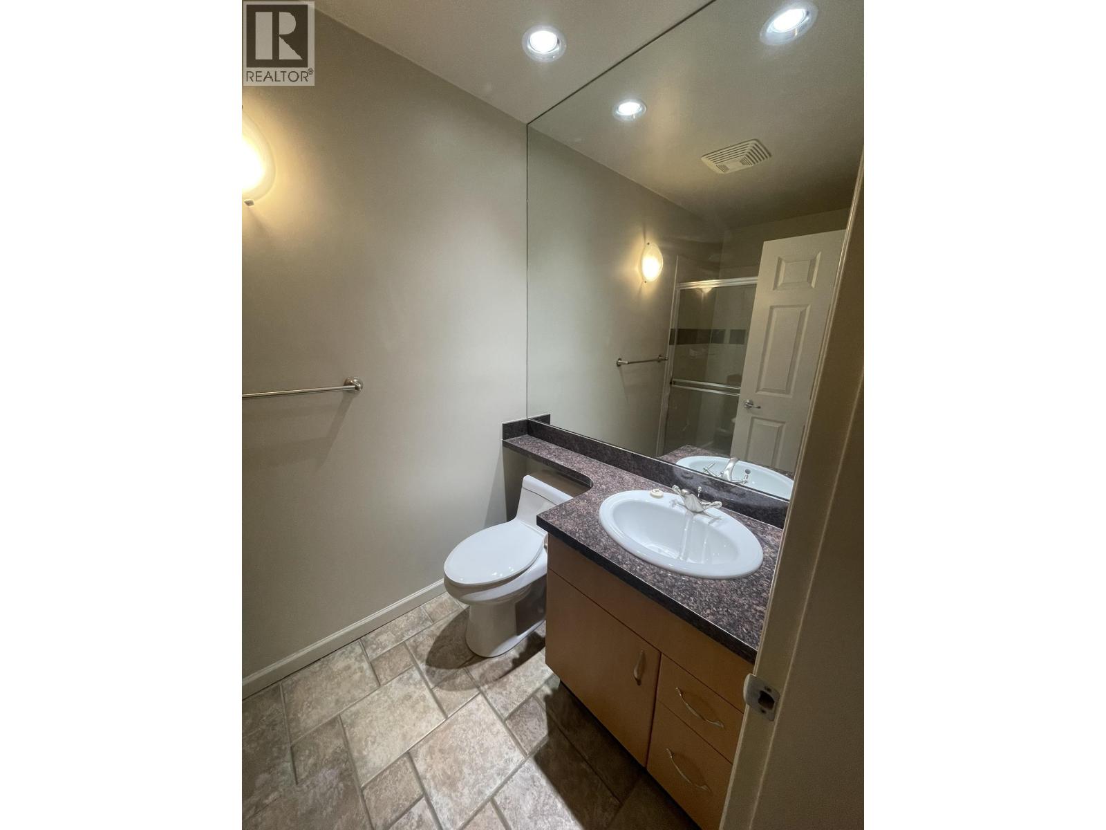 207 580 Raven Woods Drive, North Vancouver, British Columbia V7G 2T2 - Photo 9 - R3074556