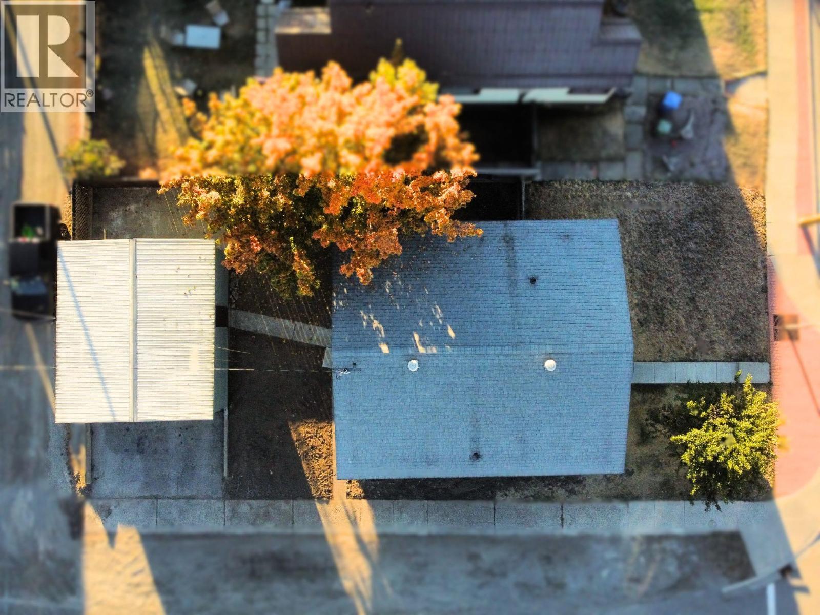 2210 Warren Avenue, Kimberley, British Columbia  V1A 1S9 - Photo 3 - 10365733