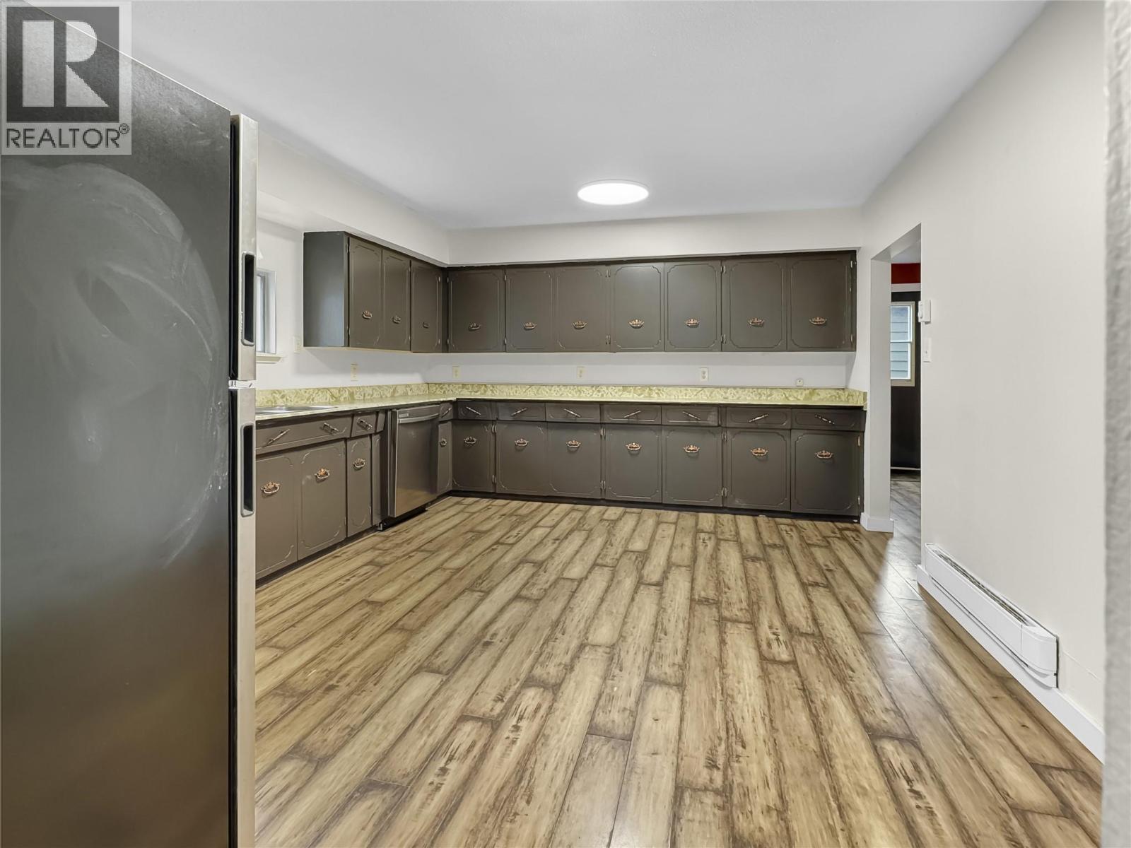 2210 Warren Avenue, Kimberley, British Columbia  V1A 1S9 - Photo 9 - 10365733