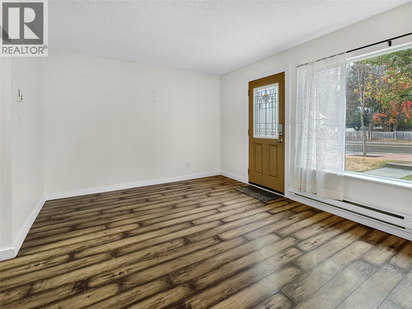 2210 Warren Avenue, Kimberley, British Columbia  V1A 1S9 - Photo 5 - 10365733