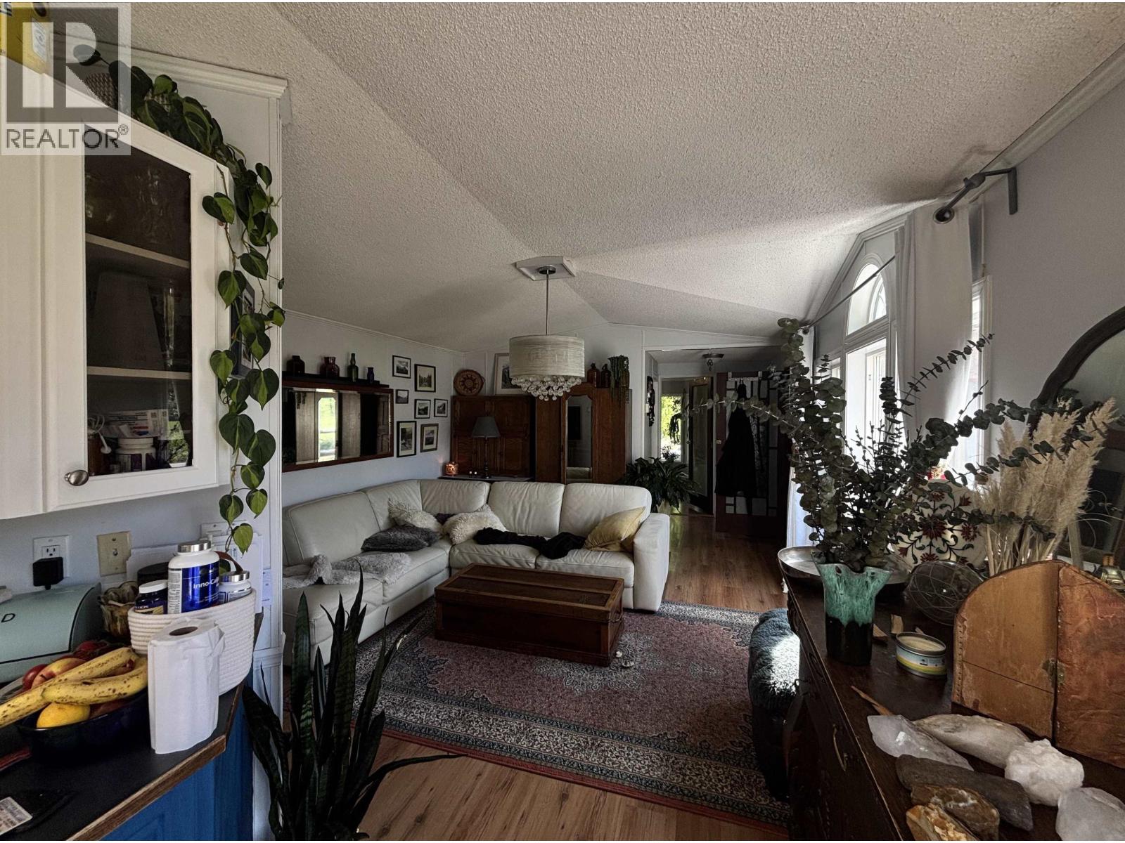 945 Erickson Road, Pemberton, British Columbia V0N 2L2 - Photo 2 - R3074557