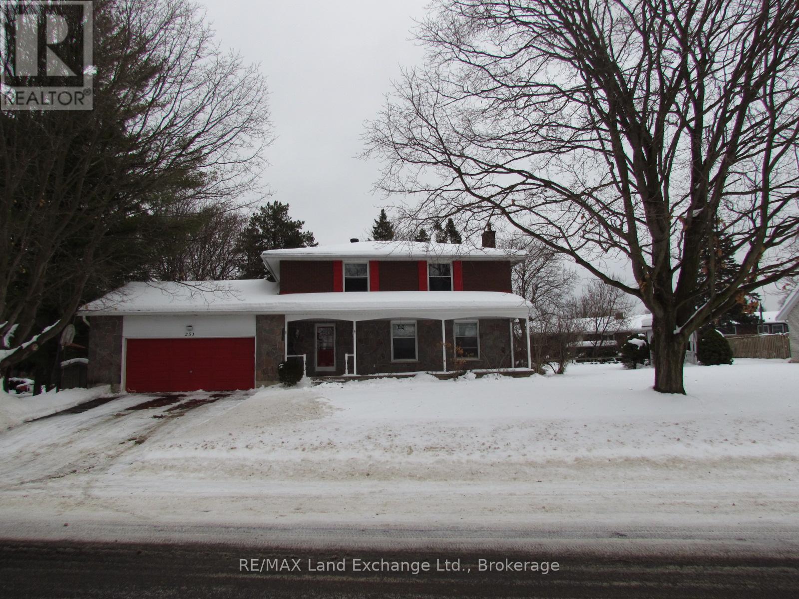 251 4th Avenue, Hanover, Ontario  N4N 2B6 - Photo 4 - X12643552