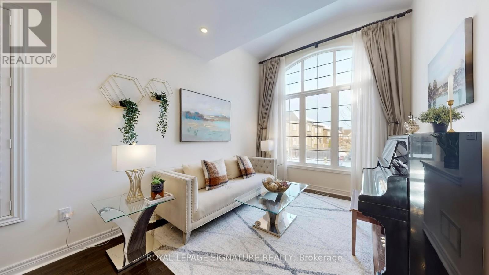 23 Frederick Stamm Crescent, Markham, Ontario  L6C 0X2 - Photo 2 - N12565628