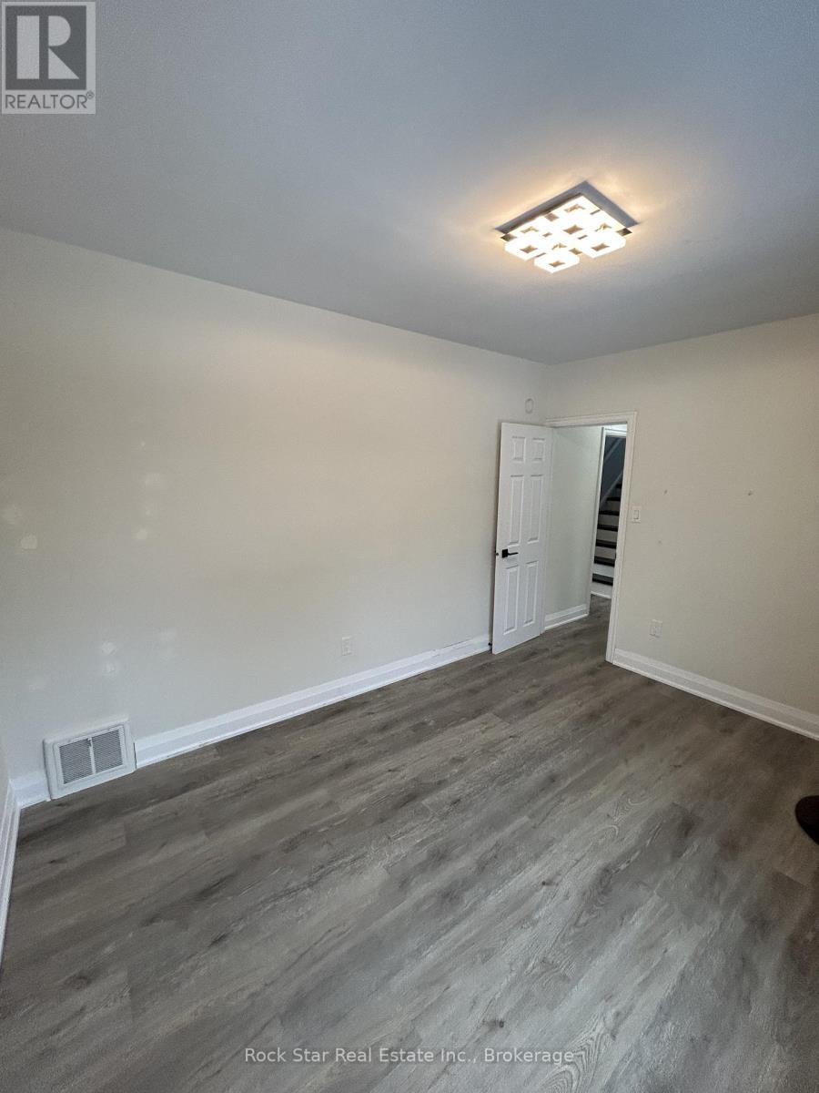 30 West 1st Street, Hamilton, Ontario  L9C 3B8 - Photo 10 - X12604206