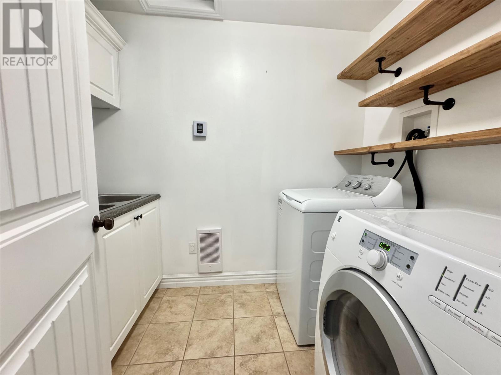 16 Laytes Avenue, Lewisporte, Newfoundland & Labrador  A0G 3A0 - Photo 5 - 1293354