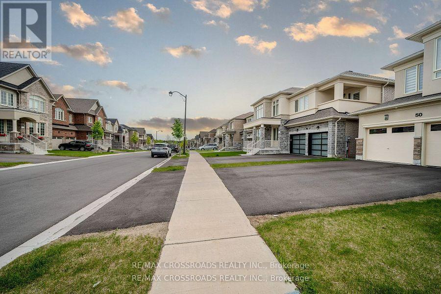 50 Carriage Shop Bend, East Gwillimbury, Ontario  L9N 0Y5 - Photo 3 - N12643518