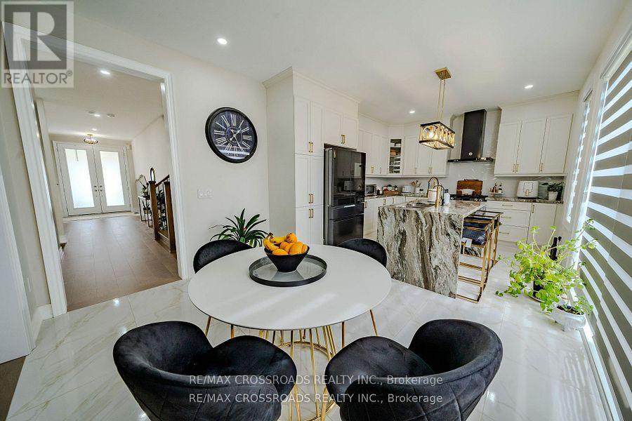 50 Carriage Shop Bend, East Gwillimbury, Ontario  L9N 0Y5 - Photo 8 - N12643518