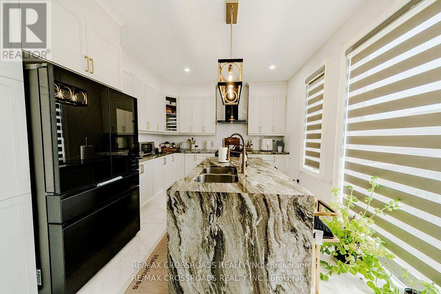 50 Carriage Shop Bend, East Gwillimbury, Ontario  L9N 0Y5 - Photo 9 - N12643518