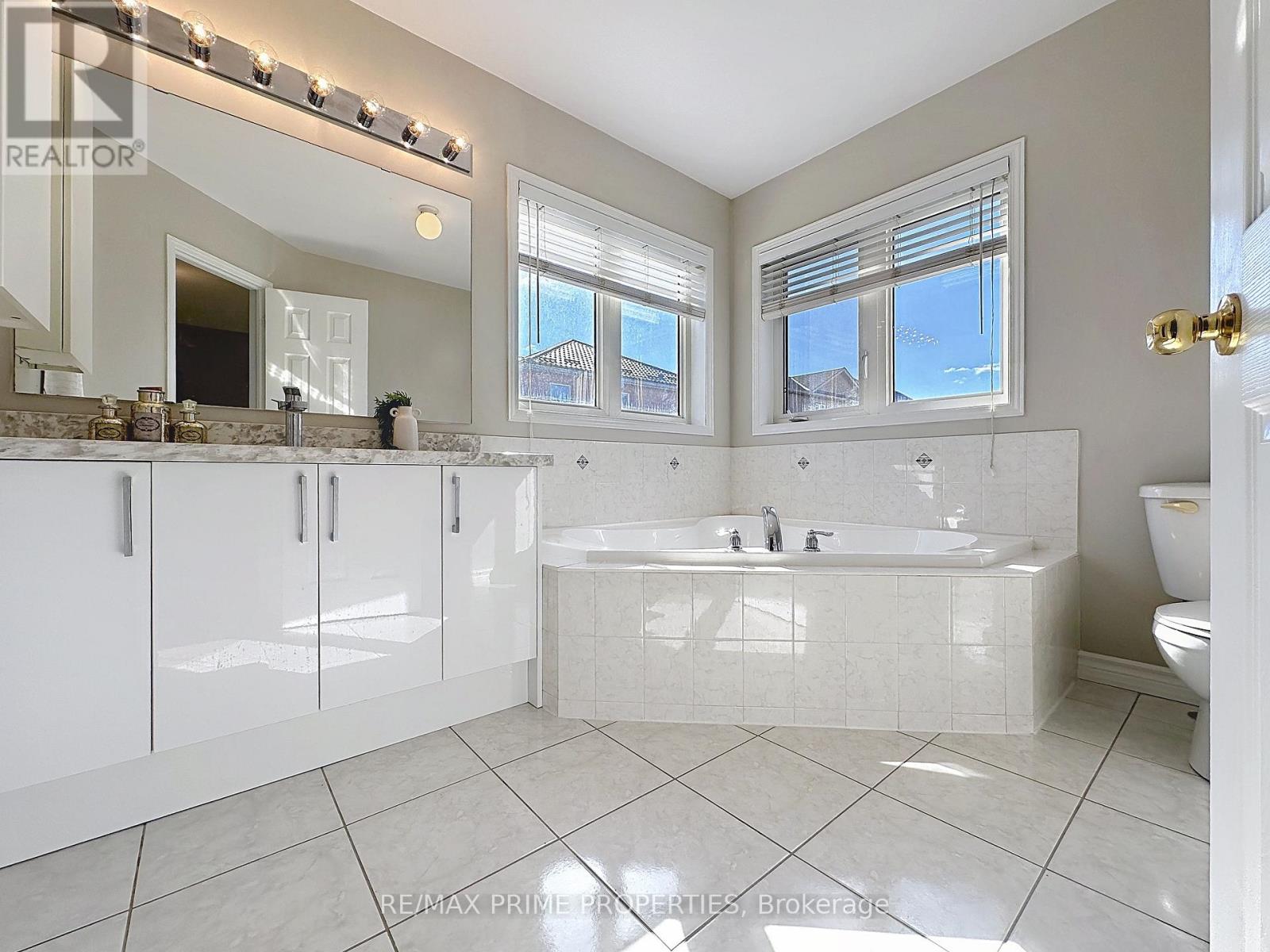 117 Big Hill Crescent, Vaughan, Ontario  L6A 4K7 - Photo 16 - N12643524