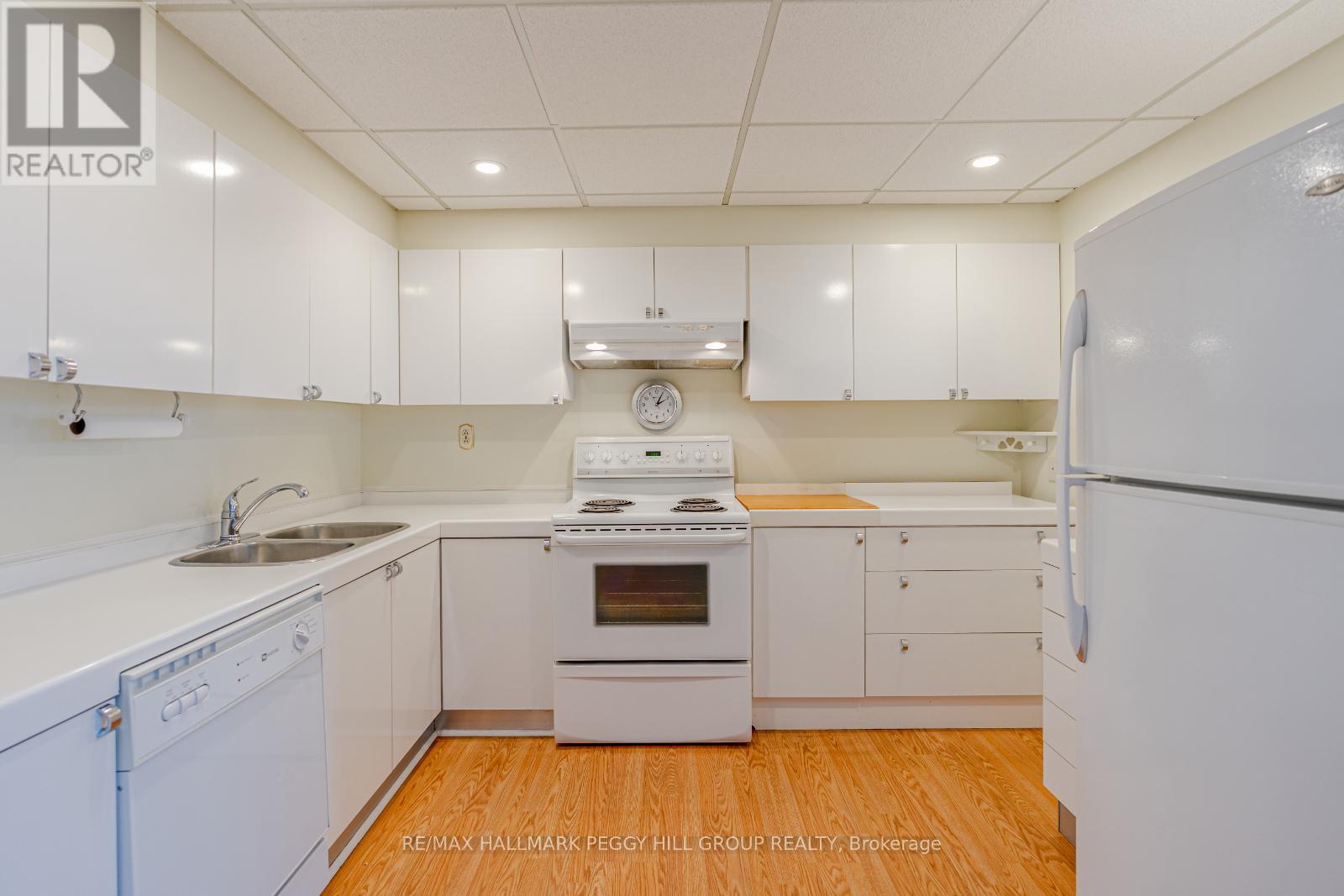 803 - 181 Collier Street, Barrie, Ontario  L4M 5L6 - Photo 5 - S12643514