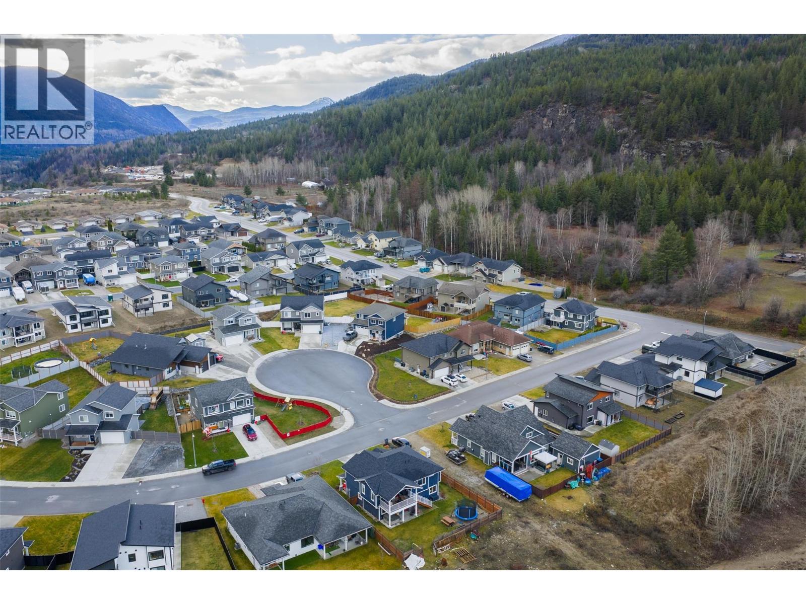 3921 Grandview Drive, Castlegar, British Columbia  V1N 4X9 - Photo 10 - 10371384