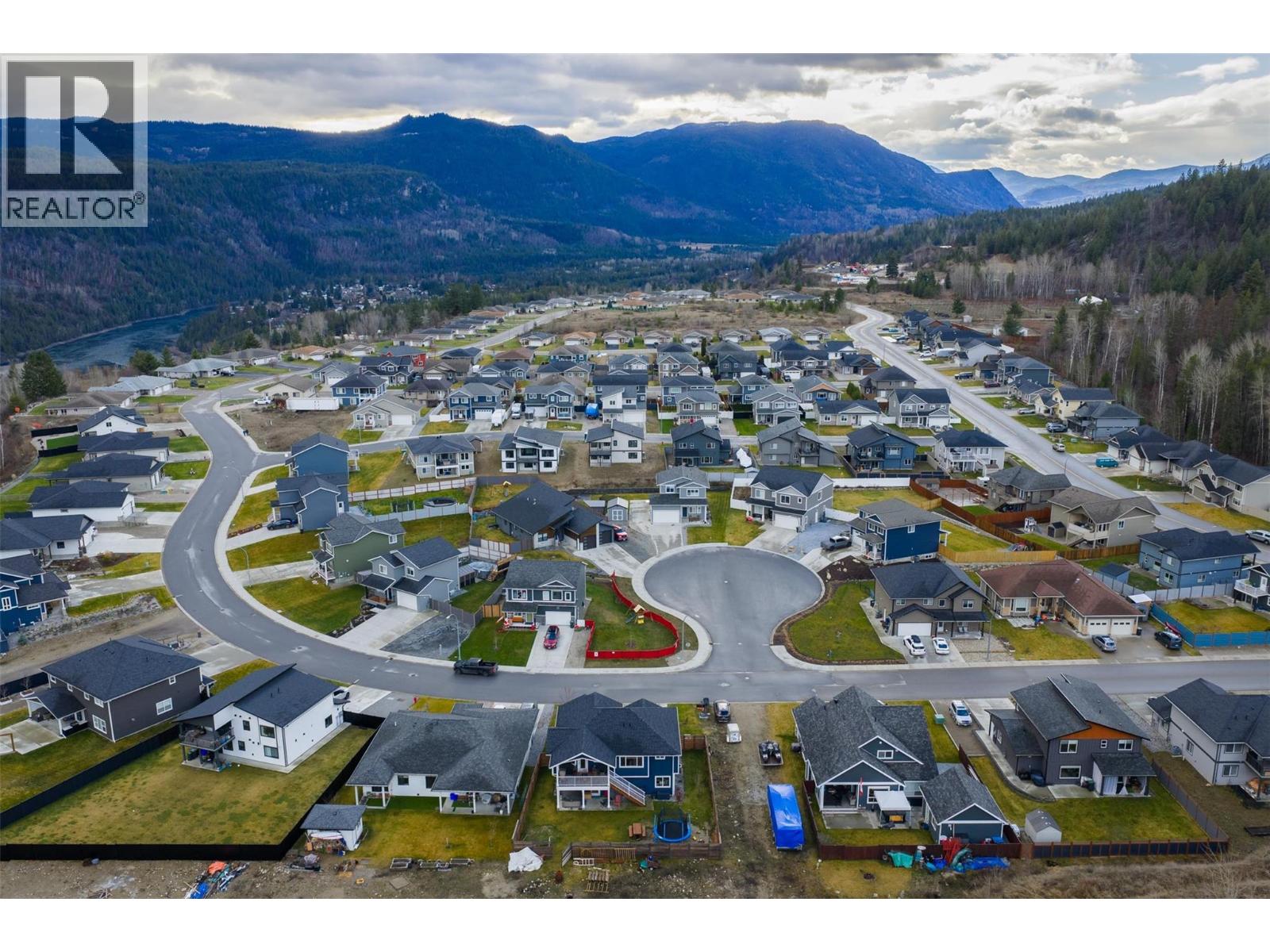 3921 Grandview Drive, Castlegar, British Columbia  V1N 4X9 - Photo 11 - 10371384