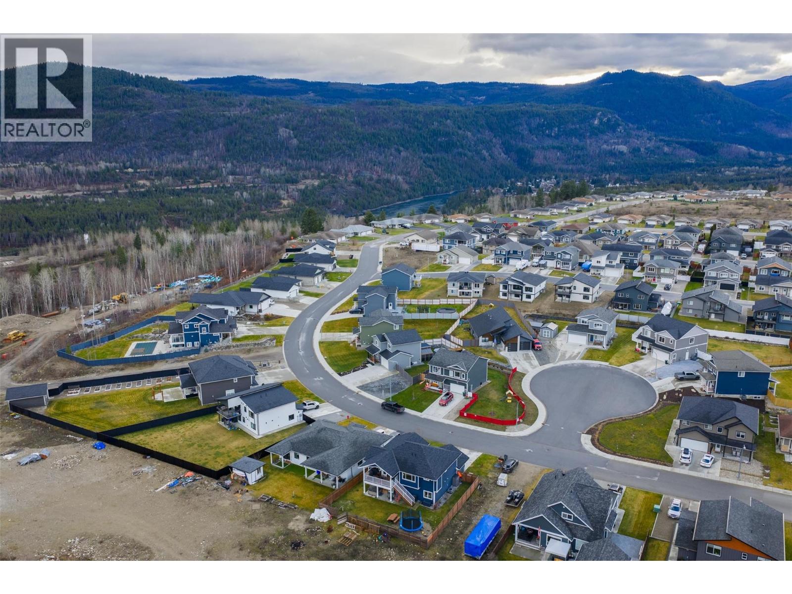 3921 Grandview Drive, Castlegar, British Columbia  V1N 4X9 - Photo 12 - 10371384