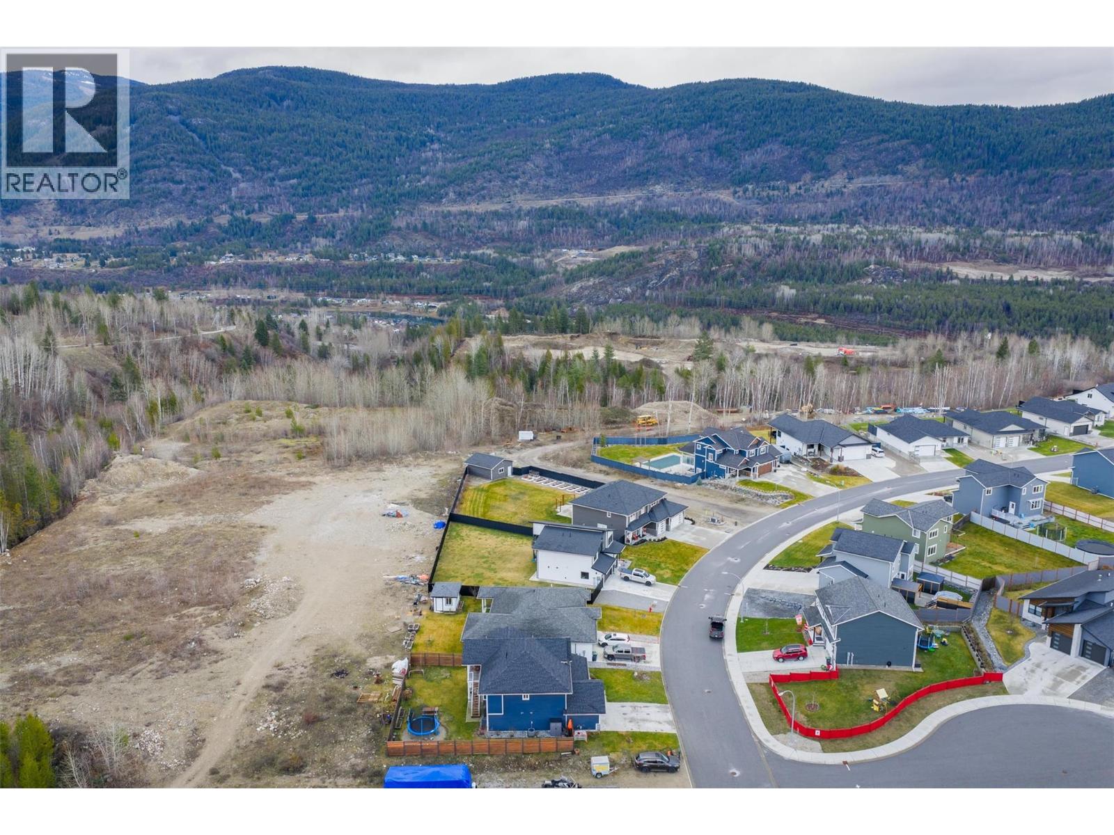 3921 Grandview Drive, Castlegar, British Columbia  V1N 4X9 - Photo 13 - 10371384