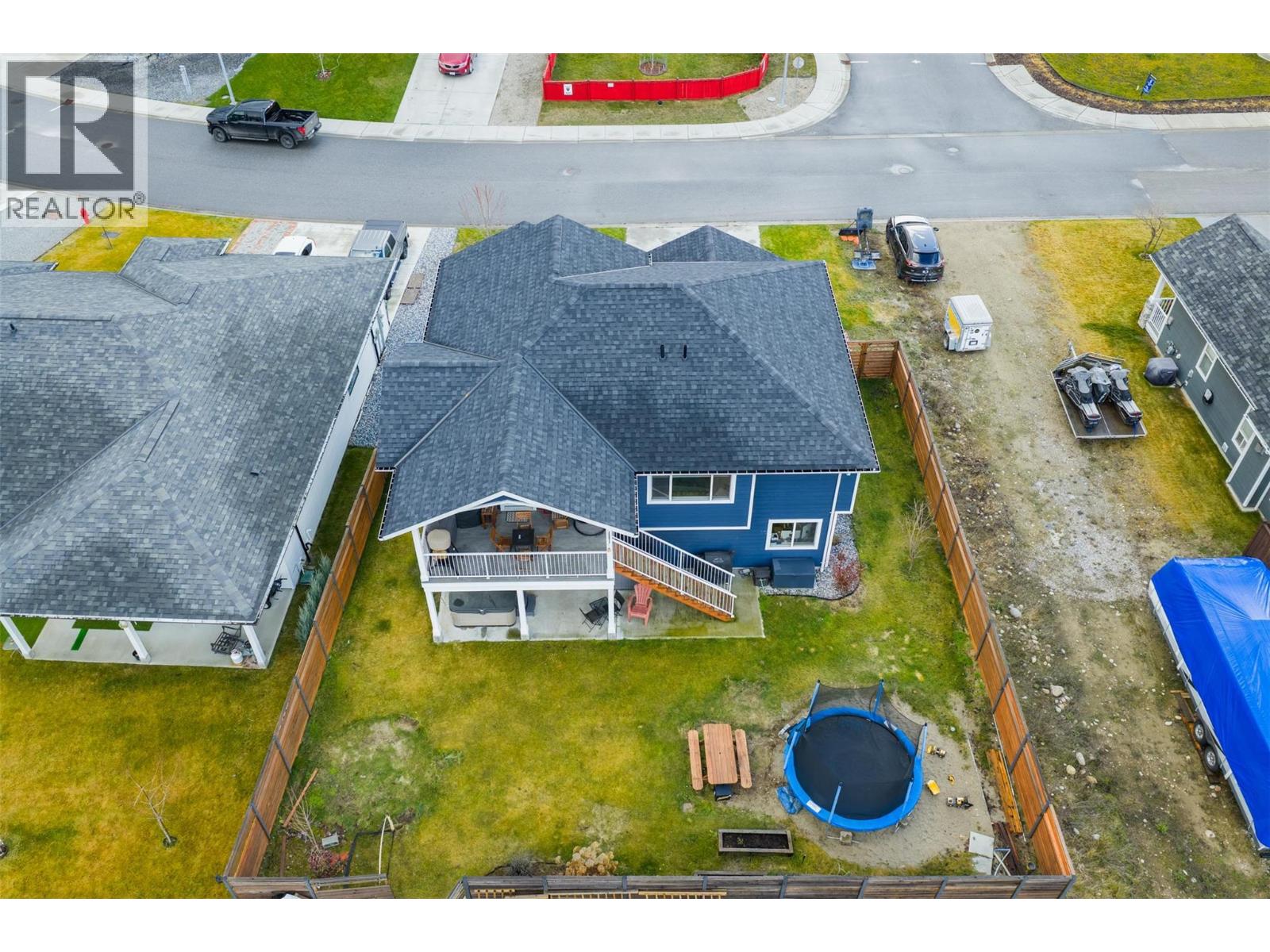 3921 Grandview Drive, Castlegar, British Columbia  V1N 4X9 - Photo 2 - 10371384