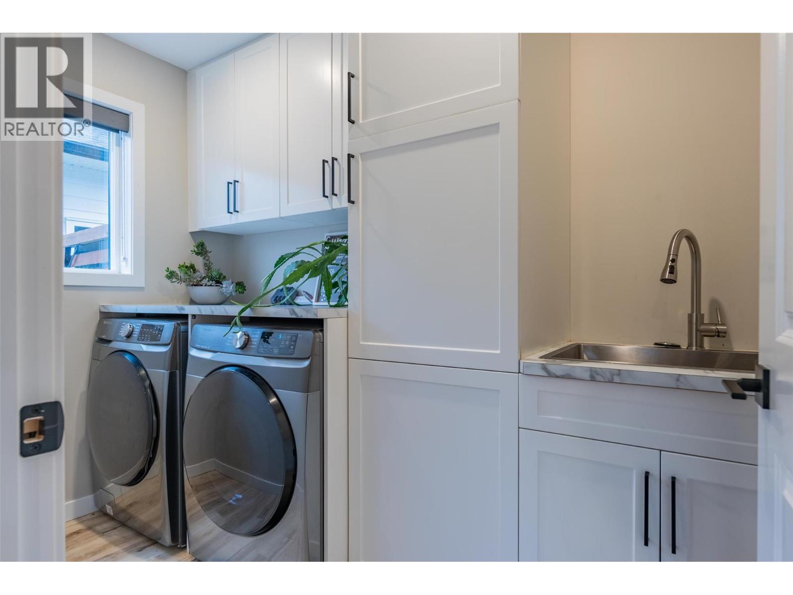 3921 Grandview Drive, Castlegar, British Columbia  V1N 4X9 - Photo 21 - 10371384