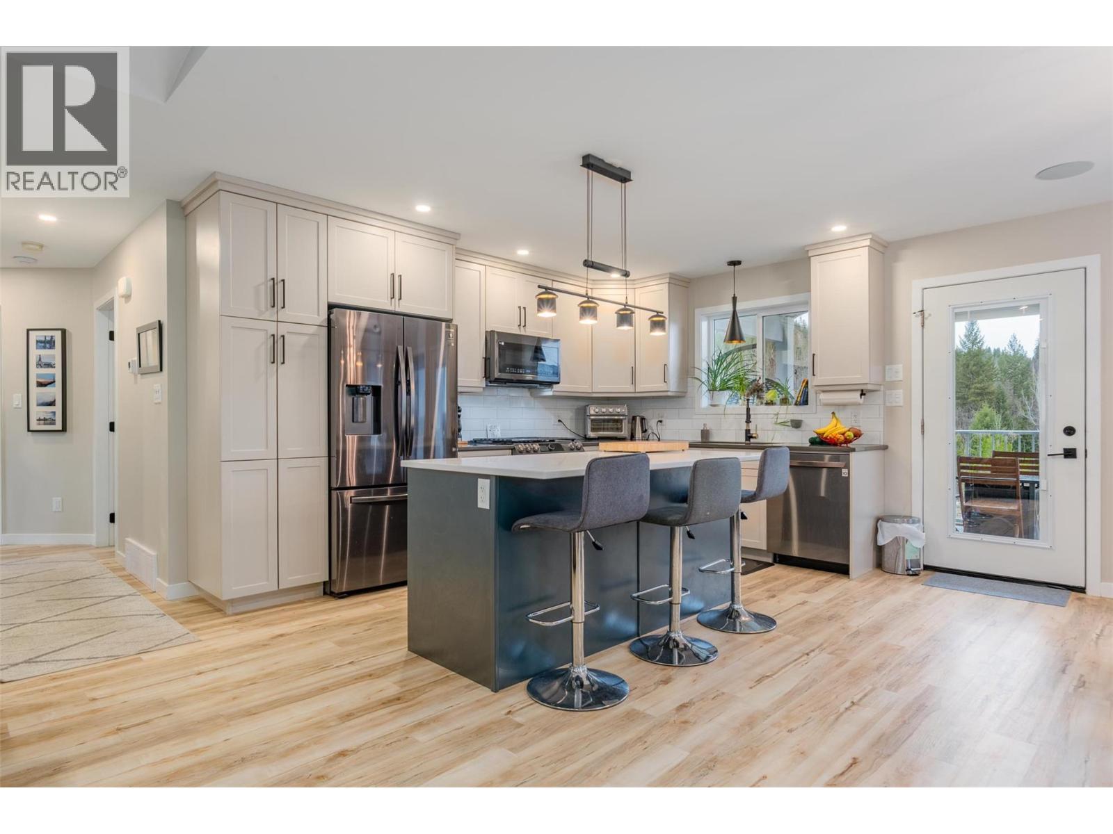 3921 Grandview Drive, Castlegar, British Columbia  V1N 4X9 - Photo 35 - 10371384