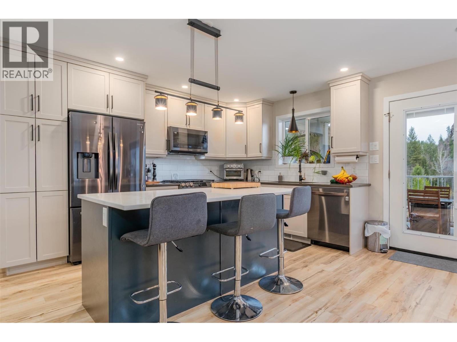 3921 Grandview Drive, Castlegar, British Columbia  V1N 4X9 - Photo 36 - 10371384