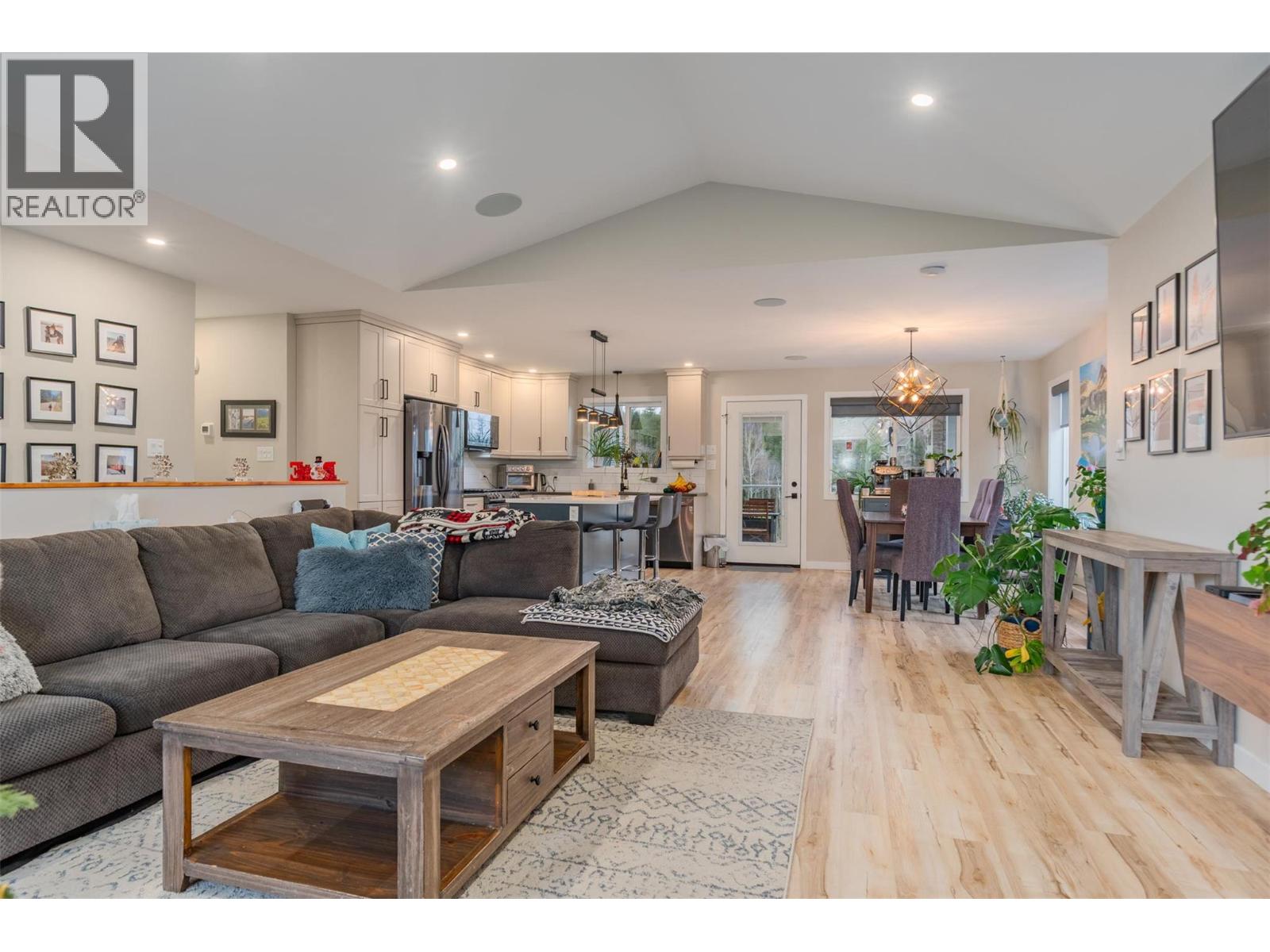 3921 Grandview Drive, Castlegar, British Columbia  V1N 4X9 - Photo 43 - 10371384