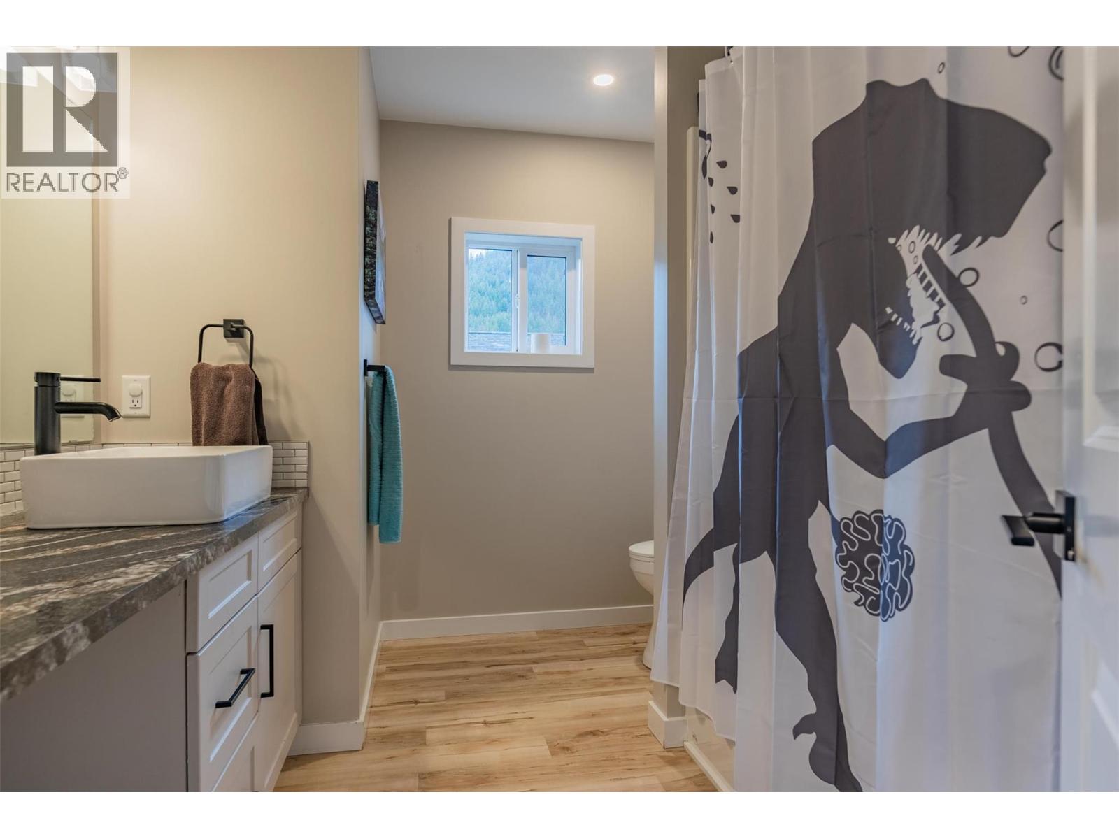 3921 Grandview Drive, Castlegar, British Columbia  V1N 4X9 - Photo 51 - 10371384