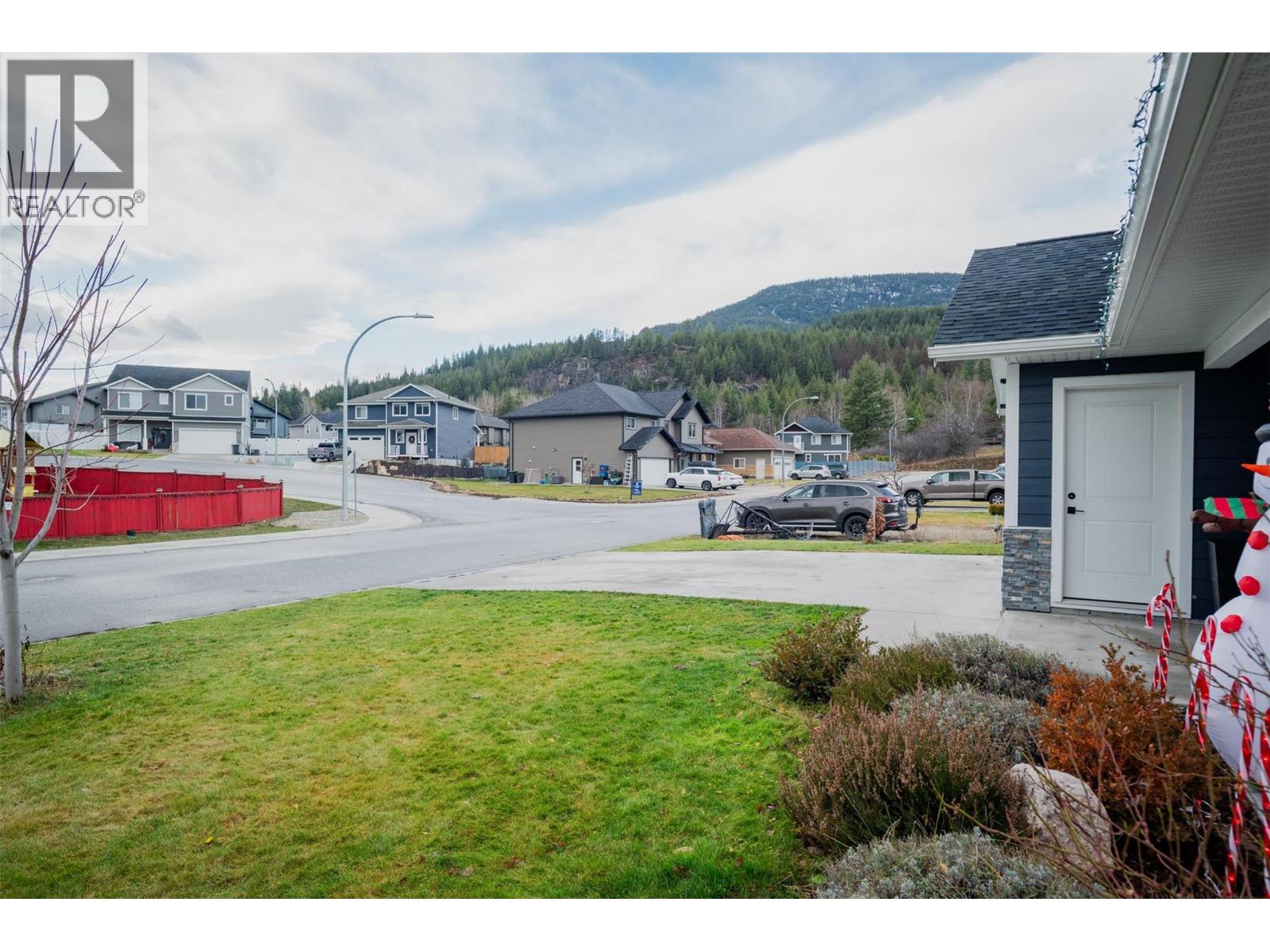 3921 Grandview Drive, Castlegar, British Columbia  V1N 4X9 - Photo 63 - 10371384