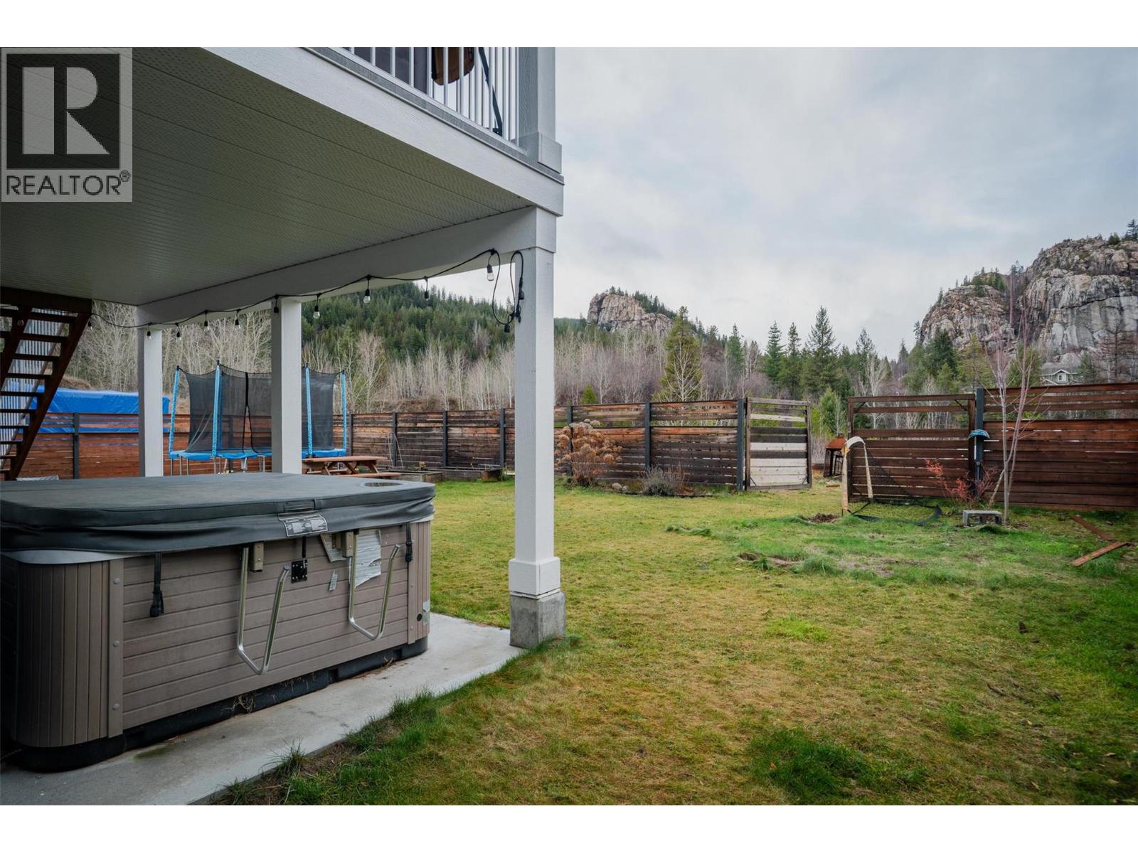 3921 Grandview Drive, Castlegar, British Columbia  V1N 4X9 - Photo 64 - 10371384