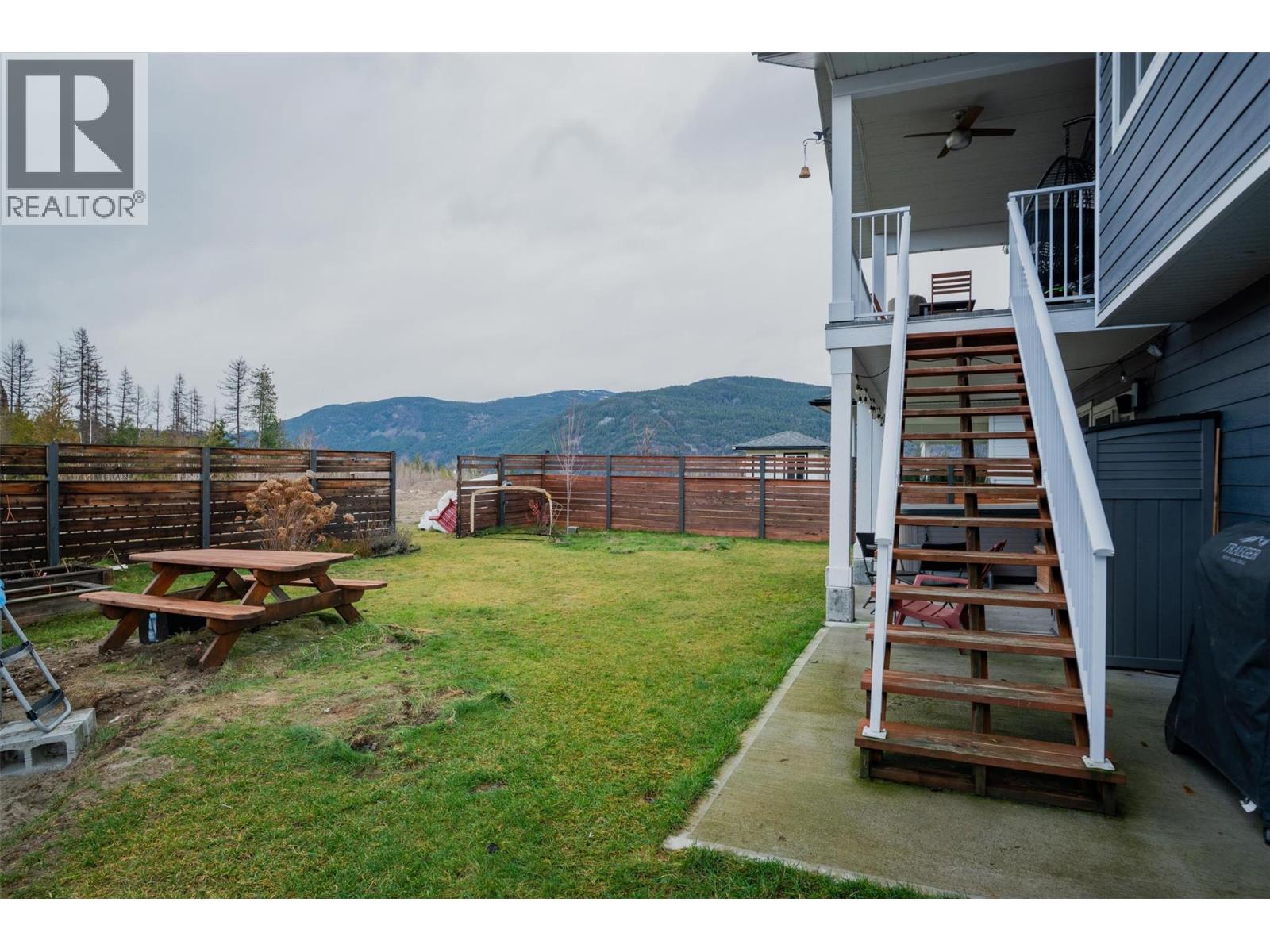3921 Grandview Drive, Castlegar, British Columbia  V1N 4X9 - Photo 70 - 10371384
