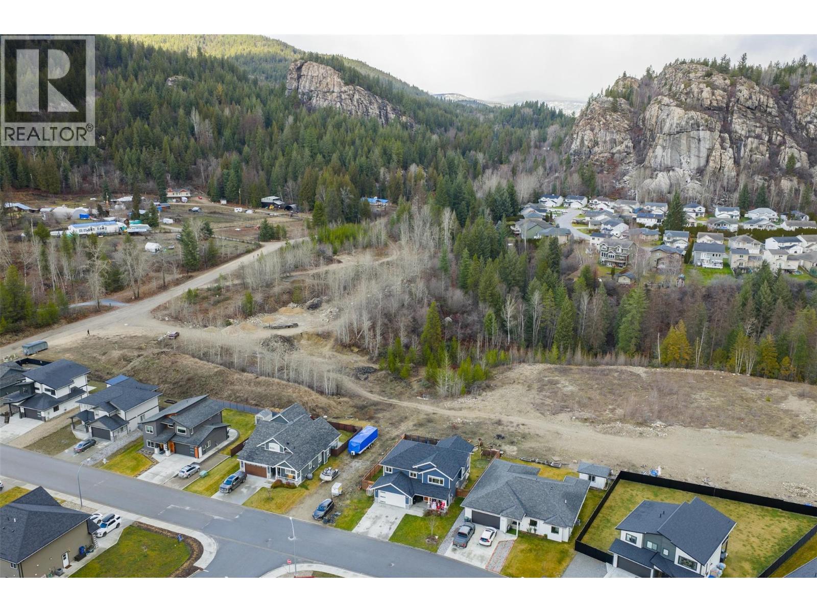 3921 Grandview Drive, Castlegar, British Columbia  V1N 4X9 - Photo 8 - 10371384