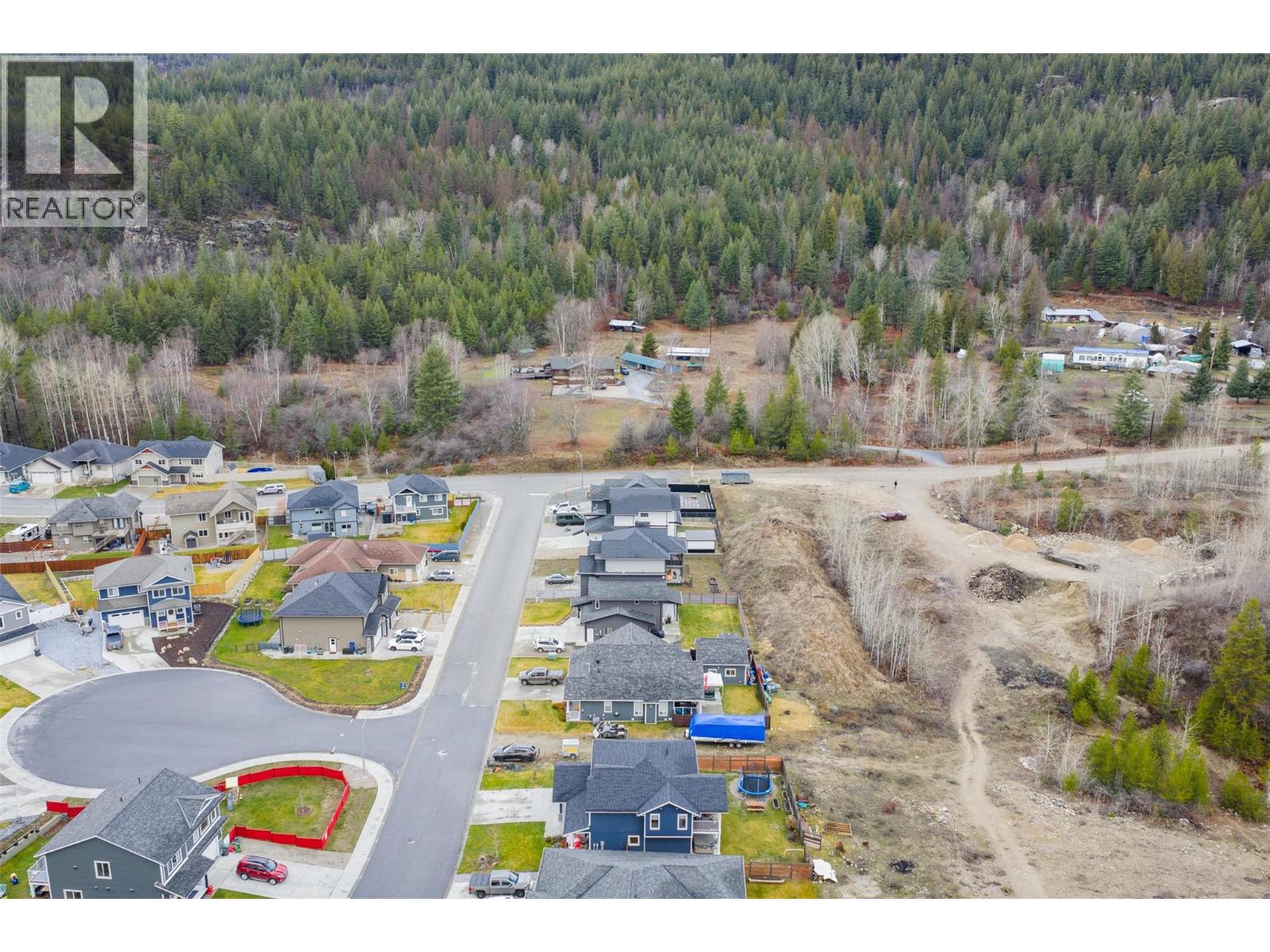 3921 Grandview Drive, Castlegar, British Columbia  V1N 4X9 - Photo 9 - 10371384