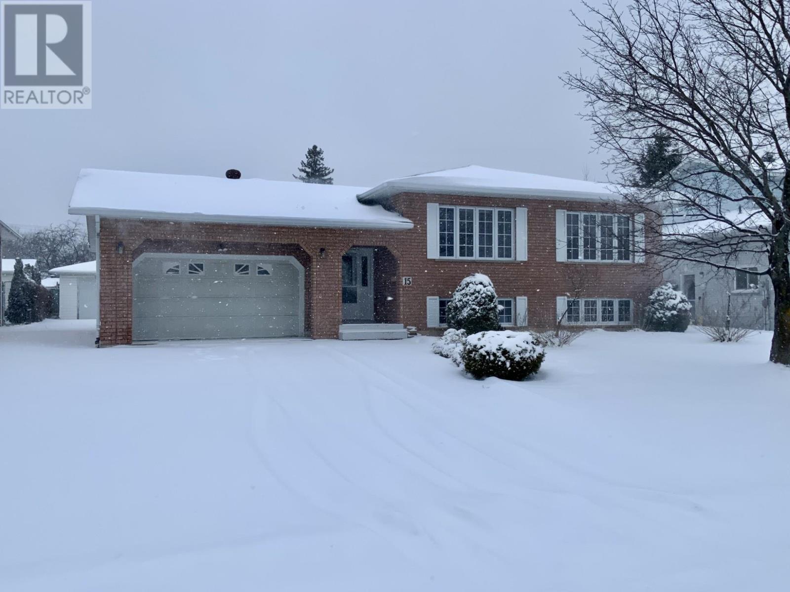 15 Fields Square, Sault Ste. Marie, Ontario