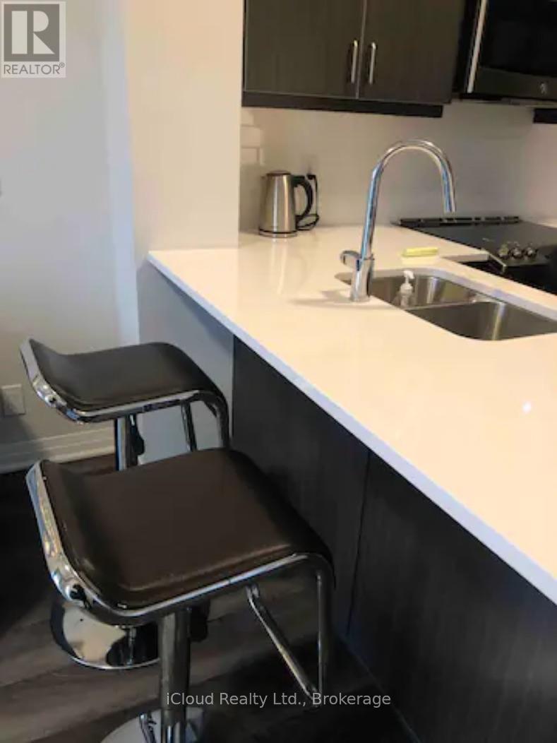 633 - 128 Grovewood Common, Oakville, Ontario  L6H 0X3 - Photo 7 - W12643516