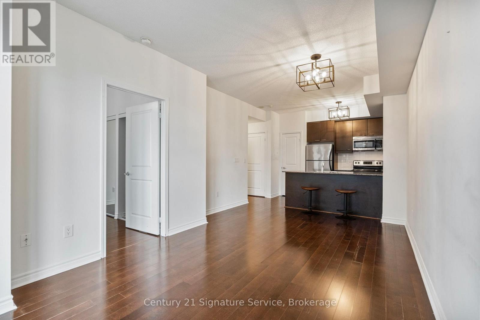 2001 - 385 Prince Of Wales Drive, Mississauga, Ontario  L5B 0C6 - Photo 13 - W12643520