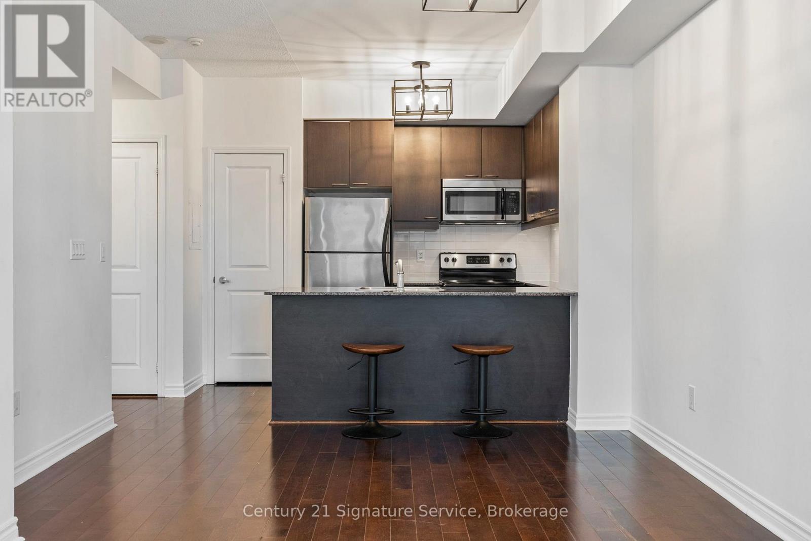 2001 - 385 Prince Of Wales Drive, Mississauga, Ontario  L5B 0C6 - Photo 14 - W12643520