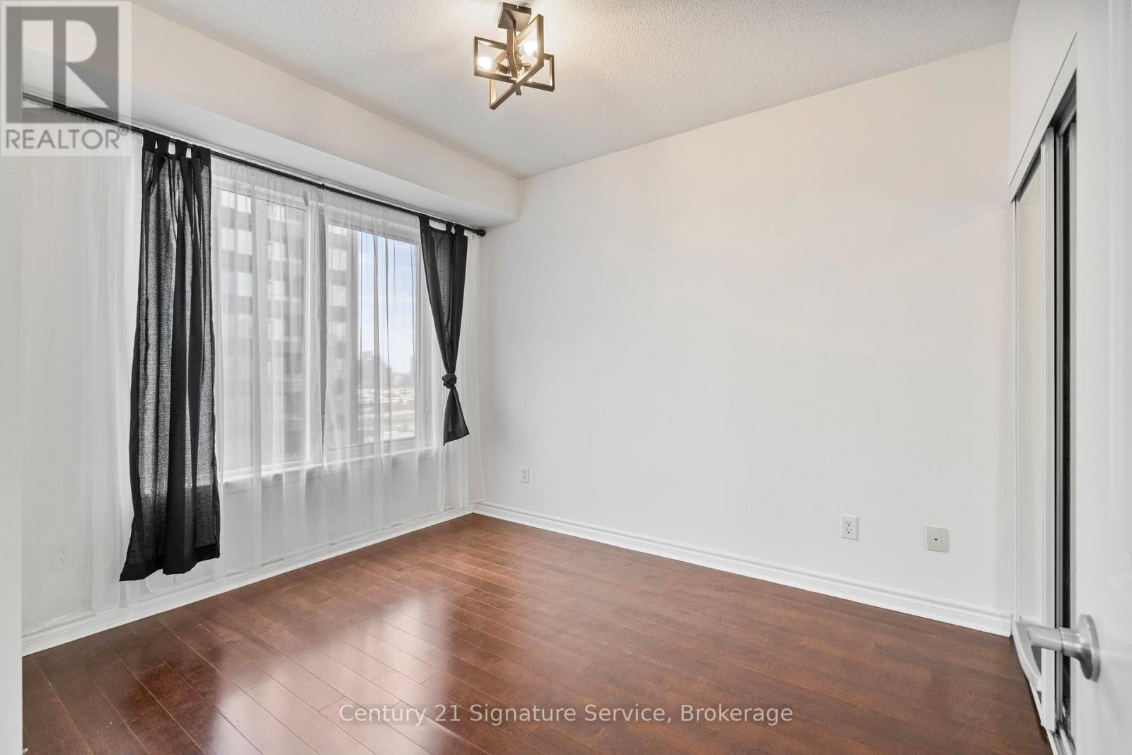 2001 - 385 Prince Of Wales Drive, Mississauga, Ontario  L5B 0C6 - Photo 22 - W12643520