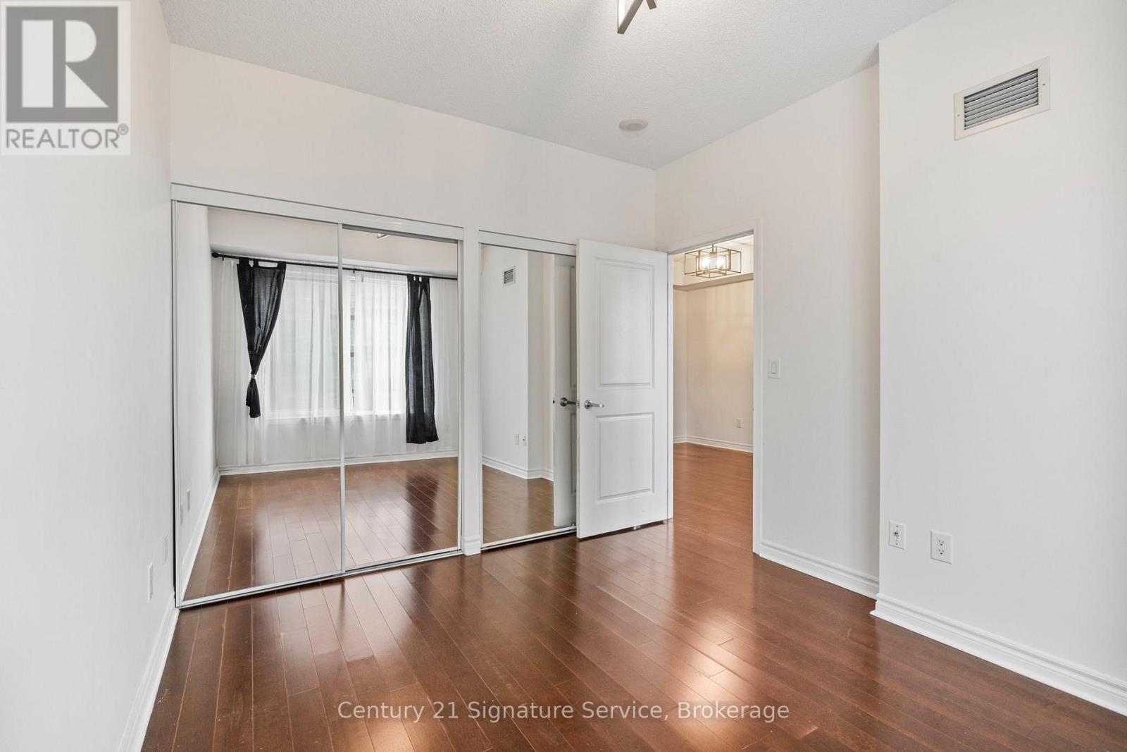 2001 - 385 Prince Of Wales Drive, Mississauga, Ontario  L5B 0C6 - Photo 24 - W12643520