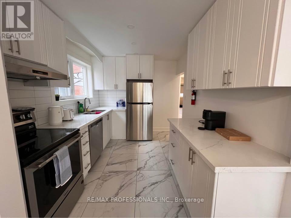 3 - 146 Dixon Road, Toronto, Ontario  M9P 2L6 - Photo 6 - W12643530