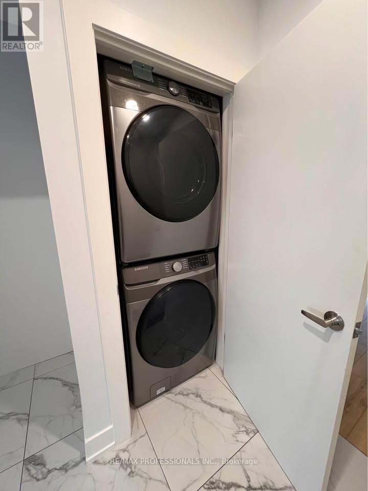 3 - 146 Dixon Road, Toronto, Ontario  M9P 2L6 - Photo 8 - W12643530